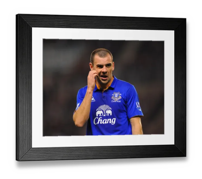 Framed Print : FA Cup Sixth Round Replay: Darron Gibson Leads Everton at Sunderland's Stadium of Light (27 March 2012) Framed Print : FA Cup Sixth Round Replay: Darron Gibson Leads Everton at Sunderland's Stadium of Light (27 March 2012)