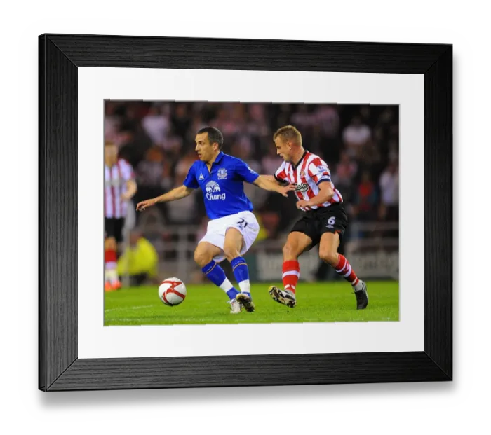 Framed Print : Osman vs Cattermole: A Fiery FA Cup Clash Between Sunderland and Everton Framed Print : Osman vs Cattermole: A Fiery FA Cup Clash Between Sunderland and Everton