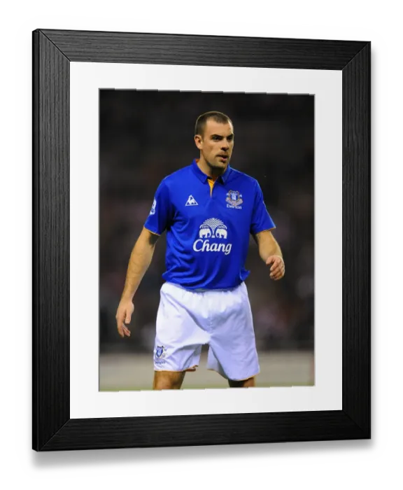 Framed Print : Darron Gibson: Everton's Leader in FA Cup Sixth Round Replay at Sunderland's Stadium of Light (27 March 2012) Framed Print : Darron Gibson: Everton's Leader in FA Cup Sixth Round Replay at Sunderland's Stadium of Light (27 March 2012)