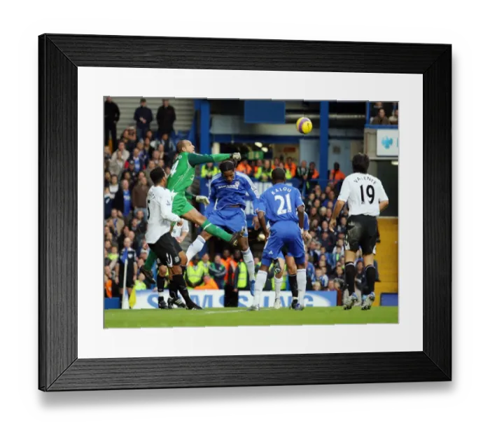 Framed Print : Tim Howard: Clearing the Path for Everton Against Chelsea, Barclays Premier League, 2007