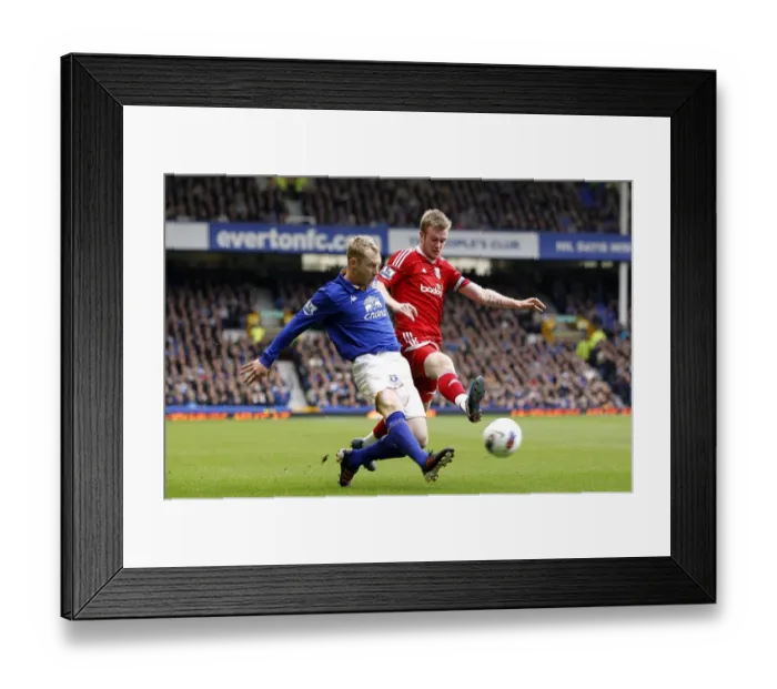 Framed Print : Barclays Premier League - Everton v West Bromwich Albion - Goodison Park Framed Print : Barclays Premier League - Everton v West Bromwich Albion - Goodison Park