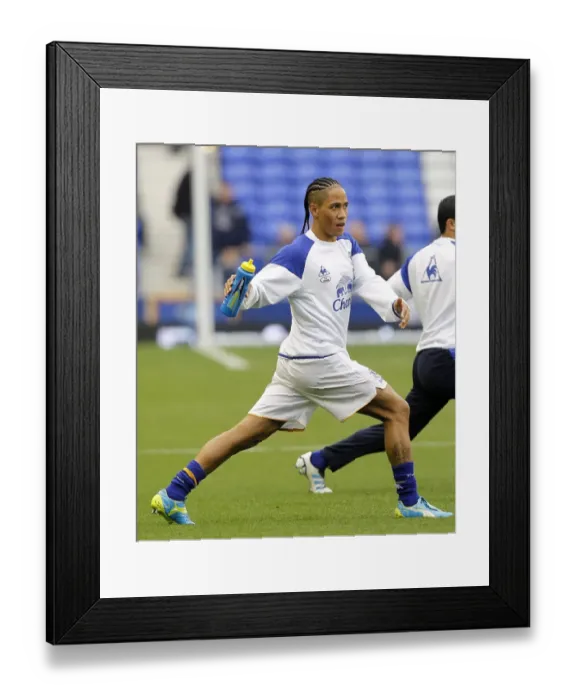 Framed Print : Steven Pienaar in Action: Everton vs West Bromwich Albion, Barclays Premier League, Goodison Park (31 March 2012) Framed Print : Steven Pienaar in Action: Everton vs West Bromwich Albion, Barclays Premier League, Goodison Park (31 March 2012)