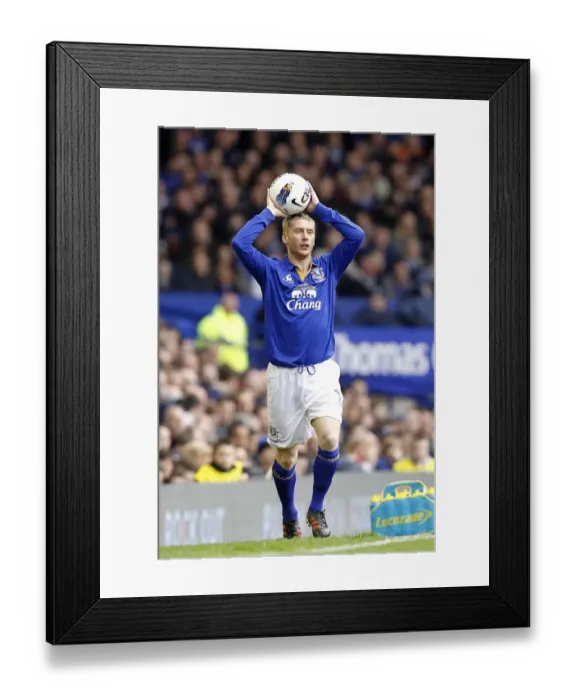 Framed Print : Tony Hibbert in Action: Everton vs. West Bromwich Albion (31 March 2012, Goodison Park) Framed Print : Tony Hibbert in Action: Everton vs. West Bromwich Albion (31 March 2012, Goodison Park)