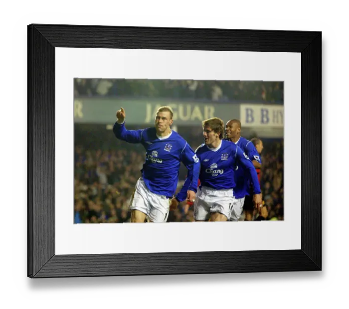 Framed Print : Everton's Historic Victory: Everton 1-0 Man United (04-05) Framed Print : Everton's Historic Victory: Everton 1-0 Man United (04-05)