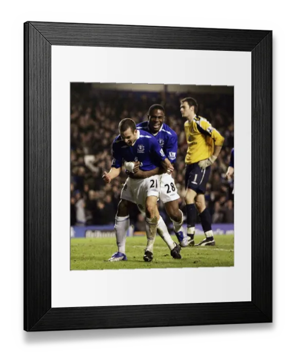 Framed Print : Leon Osman's Seventh Goal: Everton's Victory Against Sunderland in Barclays Premier League (24 / 11 / 07) Framed Print : Leon Osman's Seventh Goal: Everton's Victory Against Sunderland in Barclays Premier League (24 / 11 / 07)