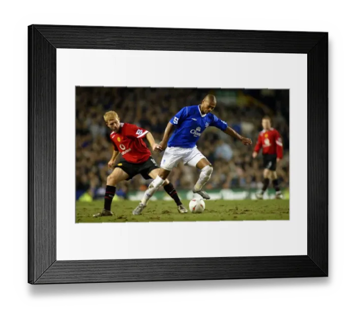 Framed Print : Marcus Bent gets away from Paul Scholes Framed Print : Marcus Bent gets away from Paul Scholes