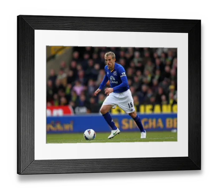 Framed Print : Phil Neville Leads Everton at Carrow Road: Everton vs. Norwich City, Barclays Premier League (07 April 2012) Framed Print : Phil Neville Leads Everton at Carrow Road: Everton vs. Norwich City, Barclays Premier League (07 April 2012)