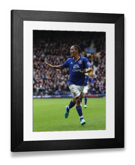 Framed Print : Steven Pienaar's Double: Everton's Second Goal vs. Sunderland (09.04.2012, Goodison Park) Framed Print : Steven Pienaar's Double: Everton's Second Goal vs. Sunderland (09.04.2012, Goodison Park)