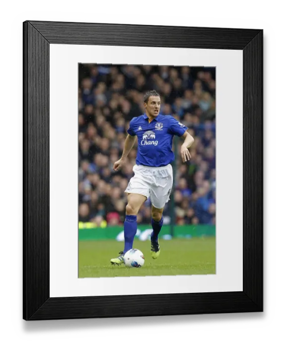 Framed Print : Phil Jagielka in Action: Everton vs Sunderland, Barclays Premier League, Goodison Park (09.04.2012) Framed Print : Phil Jagielka in Action: Everton vs Sunderland, Barclays Premier League, Goodison Park (09.04.2012)