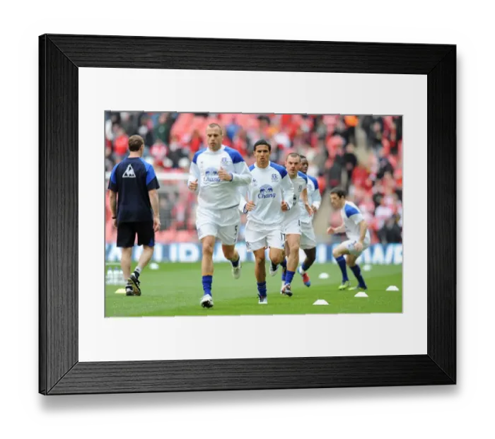 Framed Print : Everton's Tim Cahill Joins Team Mates in Pre-Match Warm-Up at FA Cup Semi-Final vs. Liverpool (April 14, 2012) Framed Print : Everton's Tim Cahill Joins Team Mates in Pre-Match Warm-Up at FA Cup Semi-Final vs. Liverpool (April 14, 2012)