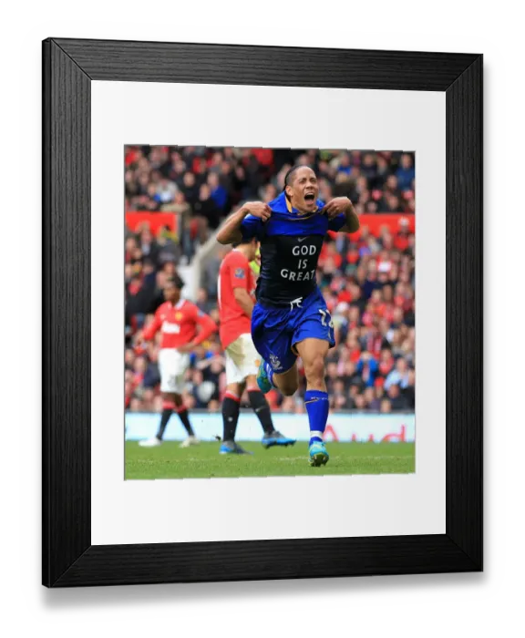 Framed Print : Steven Pienaar's Divine Moment: God is Great Goal vs. Manchester United (22 April 2012) Framed Print : Steven Pienaar's Divine Moment: God is Great Goal vs. Manchester United (22 April 2012)