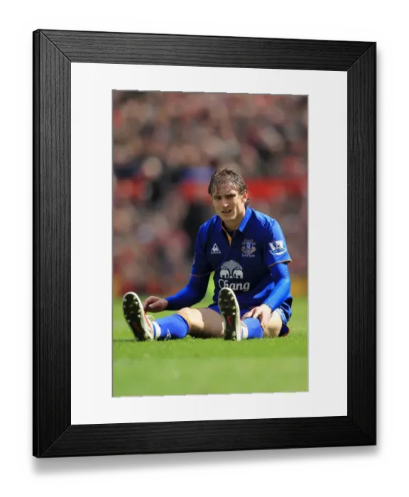 Framed Print : Jelavic's Dramatic Winner: Everton Stuns Man Utd at Old Trafford (22 April 2012, Premier League) Framed Print : Jelavic's Dramatic Winner: Everton Stuns Man Utd at Old Trafford (22 April 2012, Premier League)