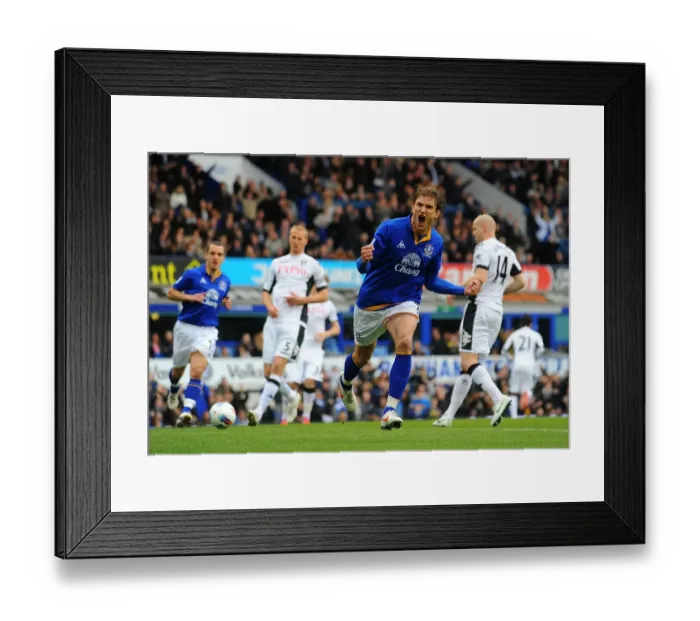 Framed Print : Jelavic's Thrilling Penalty: Everton's Exciting Start Against Fulham in Barclays Premier League (28 April 2012, Goodison Park)