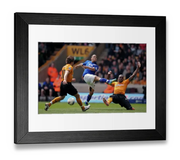 Framed Print : Pienaar vs. Zubar: A Premier League Battle at Molineux Framed Print : Pienaar vs. Zubar: A Premier League Battle at Molineux