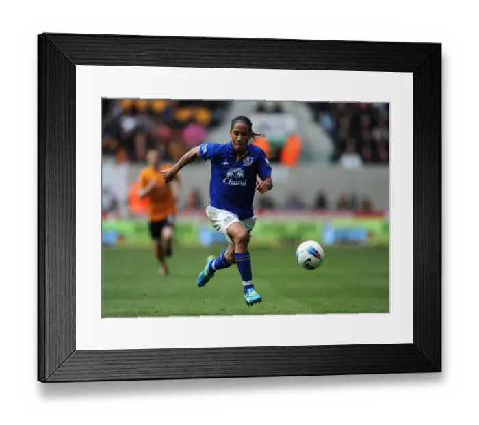 Framed Print : Steven Pienaar in Action: Everton vs. Wolverhampton Wanderers, Barclays Premier League (06.05.2012, Molineux Stadium) Framed Print : Steven Pienaar in Action: Everton vs. Wolverhampton Wanderers, Barclays Premier League (06.05.2012, Molineux Stadium)