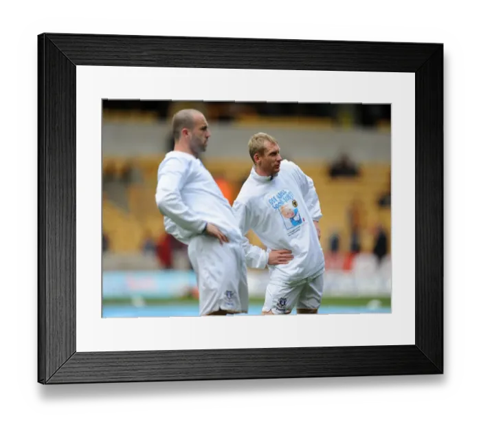 Framed Print : Everton's Hibbert and McFadden: United Before Kick-off Against Wolverhampton Wanderers (May 2012) Framed Print : Everton's Hibbert and McFadden: United Before Kick-off Against Wolverhampton Wanderers (May 2012)