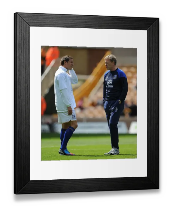 Framed Print : Everton FC: Manager David Moyes and Phil Jagielka Pre-Match Huddle at Molineux Stadium (May 2012) Framed Print : Everton FC: Manager David Moyes and Phil Jagielka Pre-Match Huddle at Molineux Stadium (May 2012)