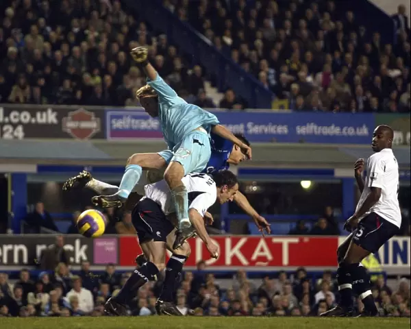 Football - Everton v Bolton Wanderers Barclays Premier League - Goodison Park - 26  /  12  /  07 Phil Neville (not pictured) scores the first goal for Everton Mandatory Credit: Action Images  /  Matthew Childs Livepic