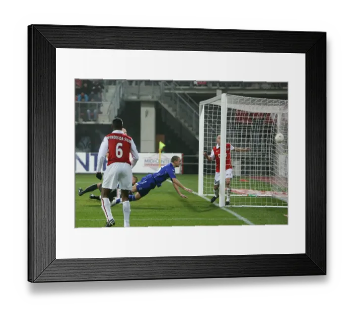 Framed Print : Football - AZ Alkmaar v Everton UEFA Cup Group Stage - Second Round Matchday Five Group A - DSB-Stadion, Alkmaar, Holland - 07 / 08 - 20 / 12 / 07 Phil Jagielka (C) scores Evertons second goal Mandatory Credit: Action Images / Framed Print : Football - AZ Alkmaar v Everton UEFA Cup Group Stage - Second Round Matchday Five Group A - DSB-Stadion, Alkmaar, Holland - 07 / 08 - 20 / 12 / 07 Phil Jagielka (C) scores Evertons second goal Mandatory Credit: Action Images /