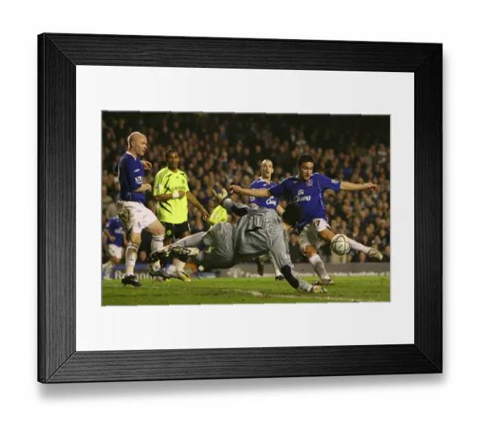 Framed Print : Football - Everton v Chelsea - Carling Cup Semi Final Second Leg - Goodison Park - 07 / 08 - 23 / 1 / 08 Chelseas Petr Cech (C) in action with Evertons Tim Cahill (R) Mandatory Credit: Action Images / Framed Print : Football - Everton v Chelsea - Carling Cup Semi Final Second Leg - Goodison Park - 07 / 08 - 23 / 1 / 08 Chelseas Petr Cech (C) in action with Evertons Tim Cahill (R) Mandatory Credit: Action Images /