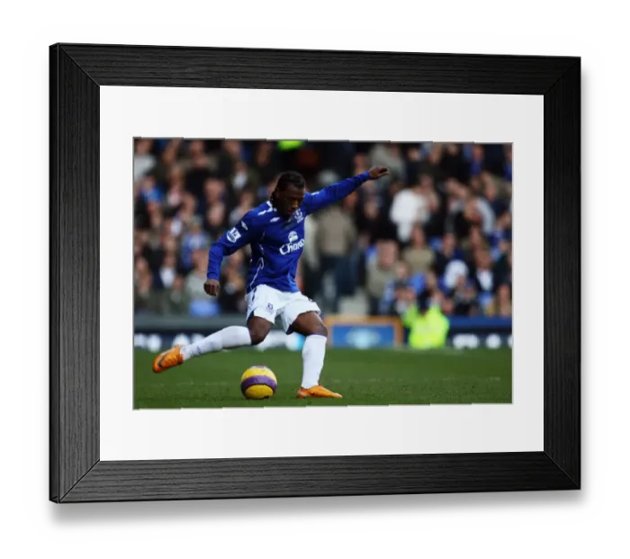 Framed Print : Manuel Fernandes: Everton's Radiant Midfield Maestro Shines Against Reading, 2008 Football Season Framed Print : Manuel Fernandes: Everton's Radiant Midfield Maestro Shines Against Reading, 2008 Football Season