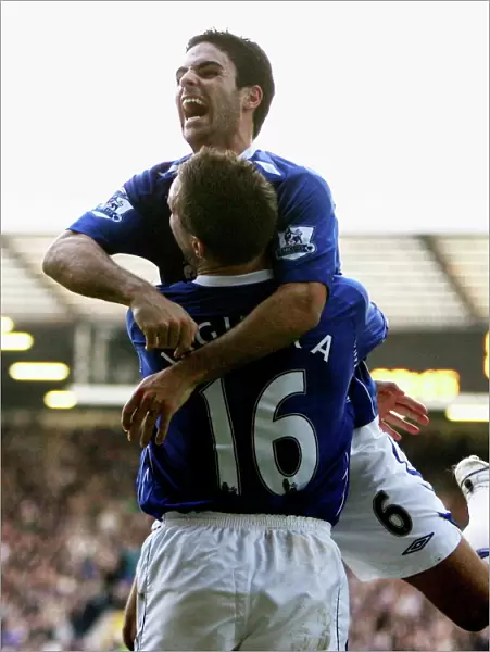 Phil Jagielka and Mikel Arteta: Celebrating Their First Goal Together for Everton Against Reading (09 / 02 / 08)