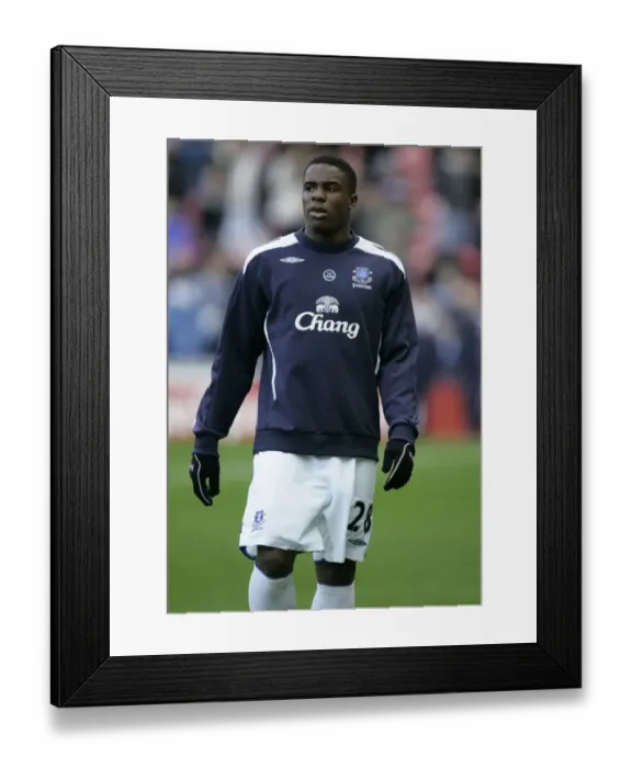 Framed Print : Victor Anichebe Gearing Up: Everton vs Sunderland, Barclays Premier League Framed Print : Victor Anichebe Gearing Up: Everton vs Sunderland, Barclays Premier League