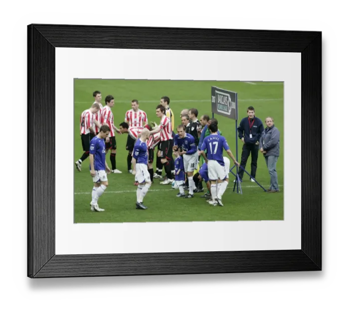 Framed Print : Football - Sunderland v Everton - Barclays Premier League - Stadium of Light - 07 / 08 - 9 / 3 / 08 Evertons Phil Neville encourages his team mates before the match Mandatory Credit: Action Images / Lee Smith NO ONLINE / INTERNET USE WITHOUT A LICENCE F Framed Print : Football - Sunderland v Everton - Barclays Premier League - Stadium of Light - 07 / 08 - 9 / 3 / 08 Evertons Phil Neville encourages his team mates before the match Mandatory Credit: Action Images / Lee Smith NO ONLINE / INTERNET USE WITHOUT A LICENCE F
