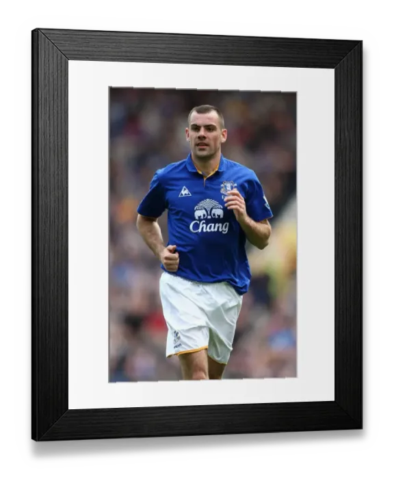 Framed Print : Determined Darron Gibson Shines in Everton's Victory over Newcastle United (BPL 13 May 2012)