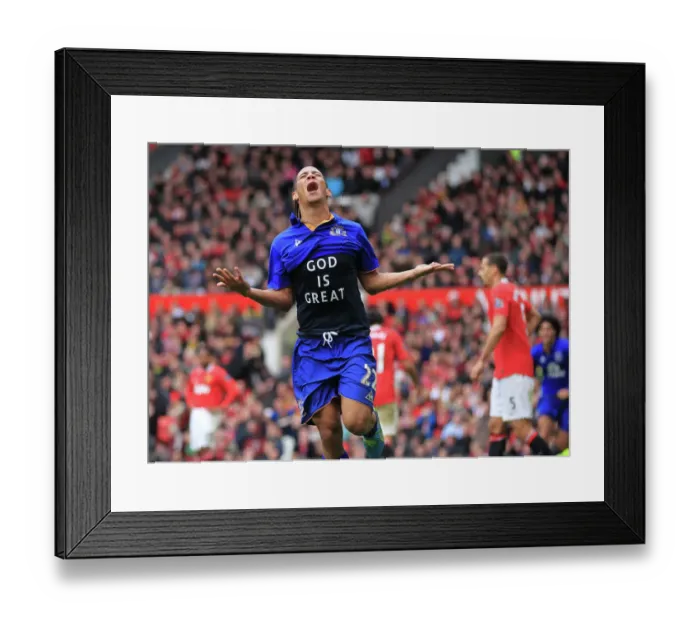 Framed Print : Everton's Steven Pienaar Scores Fourth Goal and Reveals God is Great T-shirt vs. Manchester United (22 April 2012, Old Trafford) Framed Print : Everton's Steven Pienaar Scores Fourth Goal and Reveals God is Great T-shirt vs. Manchester United (22 April 2012, Old Trafford)