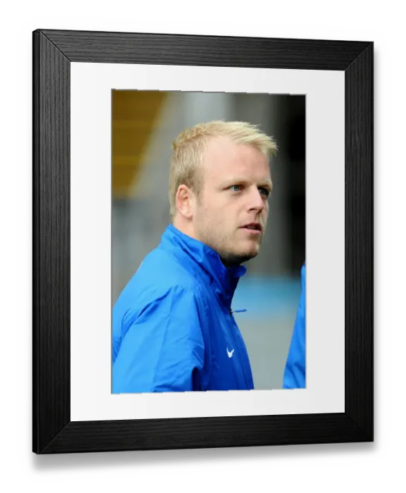 Framed Print : Steven Naismith in Action: Everton's Pre-Season Thriller at Tannadice Park Against Dundee United Framed Print : Steven Naismith in Action: Everton's Pre-Season Thriller at Tannadice Park Against Dundee United