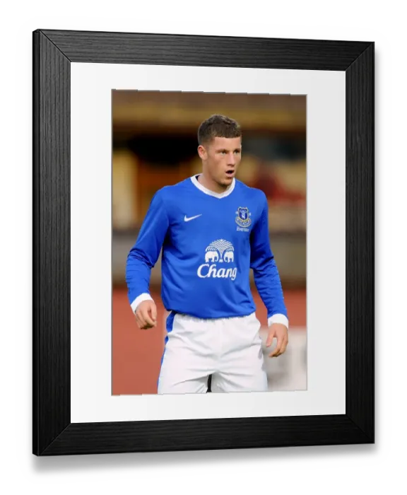 Framed Print : Ross Barkley in Action: Everton's Pre-Season Thriller at Tannadice Park Against Dundee United Framed Print : Ross Barkley in Action: Everton's Pre-Season Thriller at Tannadice Park Against Dundee United