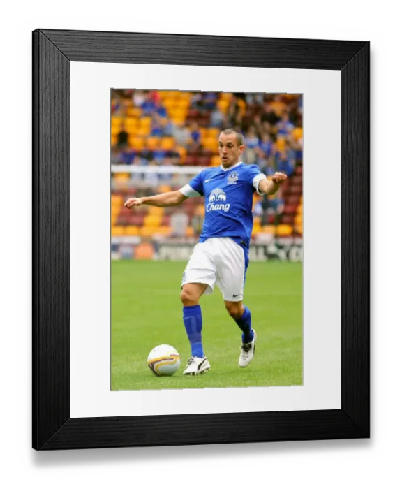 Framed Print : Leon Osman and Everton Kick Off Pre-Season at Motherwell's Fir Park Stadium Framed Print : Leon Osman and Everton Kick Off Pre-Season at Motherwell's Fir Park Stadium