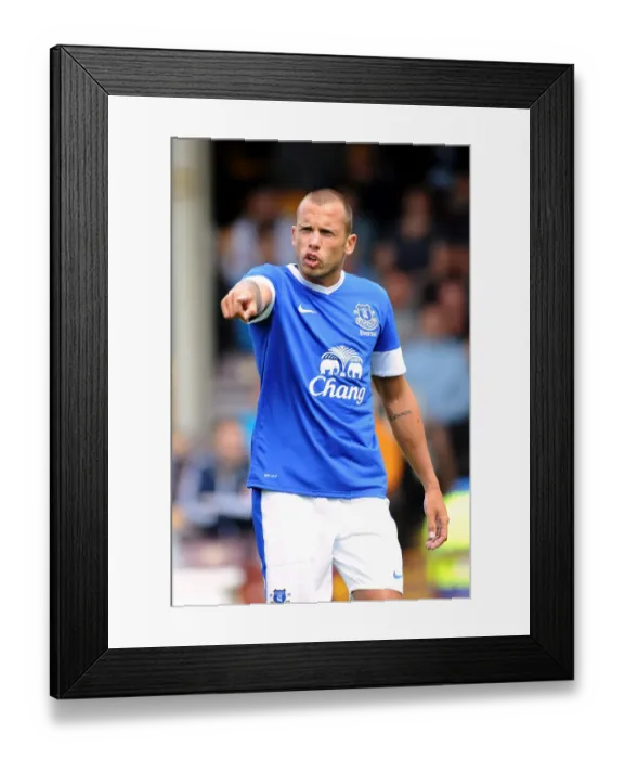 Framed Print : John Heitinga Leads Everton in Pre-Season Clash at Fir Park Stadium Against Motherwell Framed Print : John Heitinga Leads Everton in Pre-Season Clash at Fir Park Stadium Against Motherwell