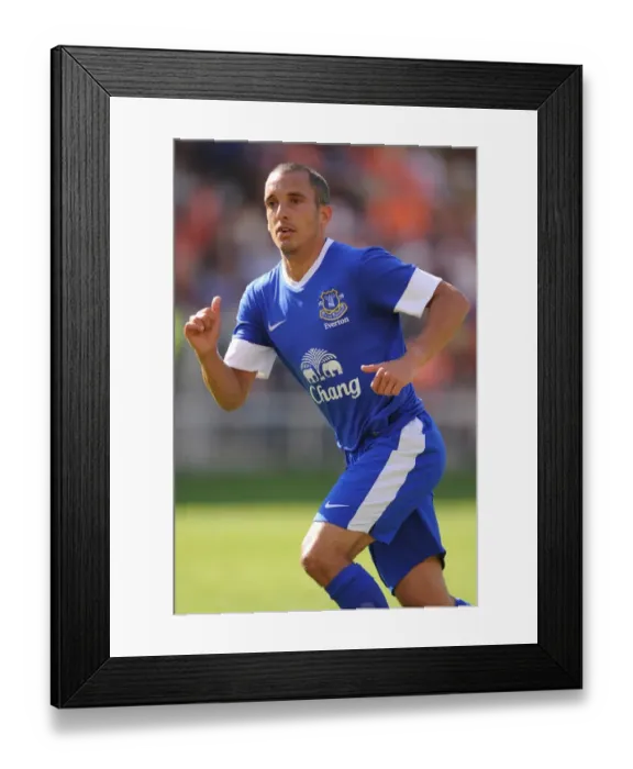 Framed Print : Leon Osman at Keith Southern's Testimonial: Everton vs. Blackpool at Bloomfield Road Framed Print : Leon Osman at Keith Southern's Testimonial: Everton vs. Blackpool at Bloomfield Road