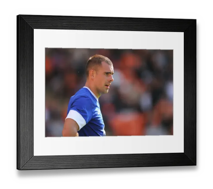 Framed Print : Everton FC vs Blackpool: Darron Gibson at Keith Southern's Testimonial, Bloomfield Road