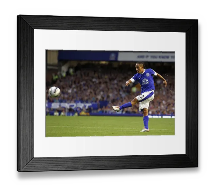Framed Print : Steven Pienaar's Stunner: Everton's 1-0 Victory Over Manchester United (2012) Framed Print : Steven Pienaar's Stunner: Everton's 1-0 Victory Over Manchester United (2012)