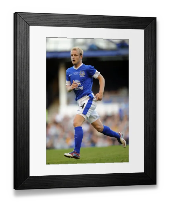 Framed Print : Everton's Naismith in Action: Pre-Season Clash Against AEK Athens at Goodison Park Framed Print : Everton's Naismith in Action: Pre-Season Clash Against AEK Athens at Goodison Park