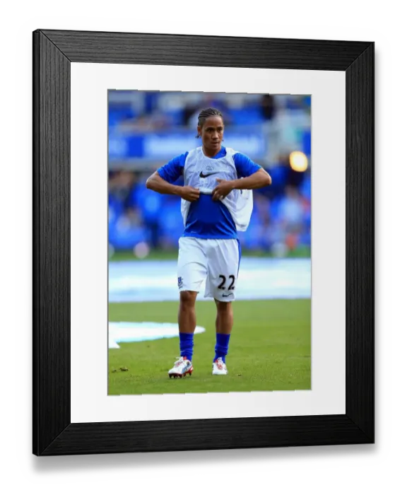 Framed Print : Steven Pienaar's Intense Focus: Everton's Warm-Up Before Clash with Manchester United (Everton 1 - Manchester United 0, Premier League 2012) Framed Print : Steven Pienaar's Intense Focus: Everton's Warm-Up Before Clash with Manchester United (Everton 1 - Manchester United 0, Premier League 2012)