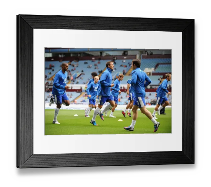 Framed Print : Everton FC: Phil Jagielka and Teammates Prepare for Aston Villa Clash (25-08-2012) Framed Print : Everton FC: Phil Jagielka and Teammates Prepare for Aston Villa Clash (25-08-2012)