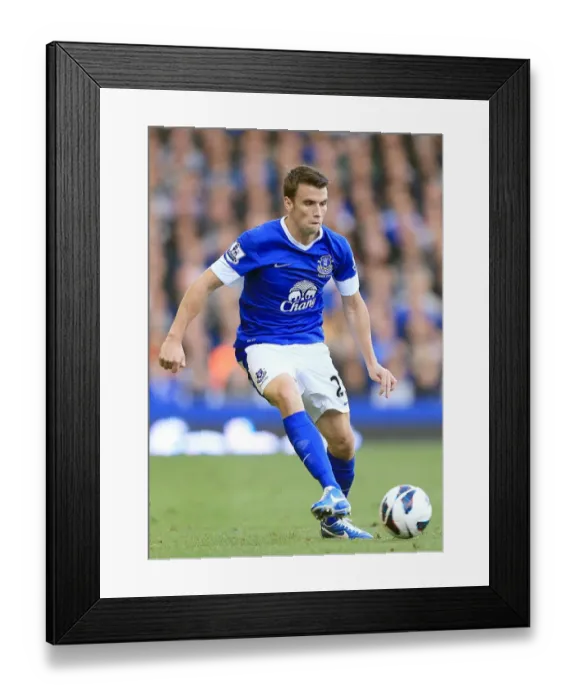 Framed Print : Seamus Coleman's Standout Performance: Everton's Triumph Over Southampton (3-1) at Goodison Park, Barclays Premier League (29-09-2012)
