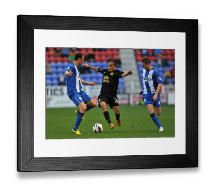 Framed Print : Battle for the Ball: Pienaar vs. Ramis - Everton vs. Wigan Athletic (2-2)
