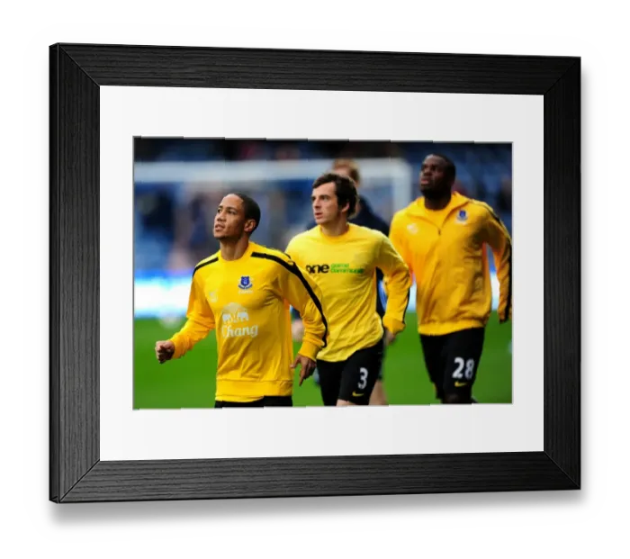 Framed Print : Everton's Pienaar and Anichebe Refuse to Wear Anti-Racism Shirts Before Queens Park Rangers Match