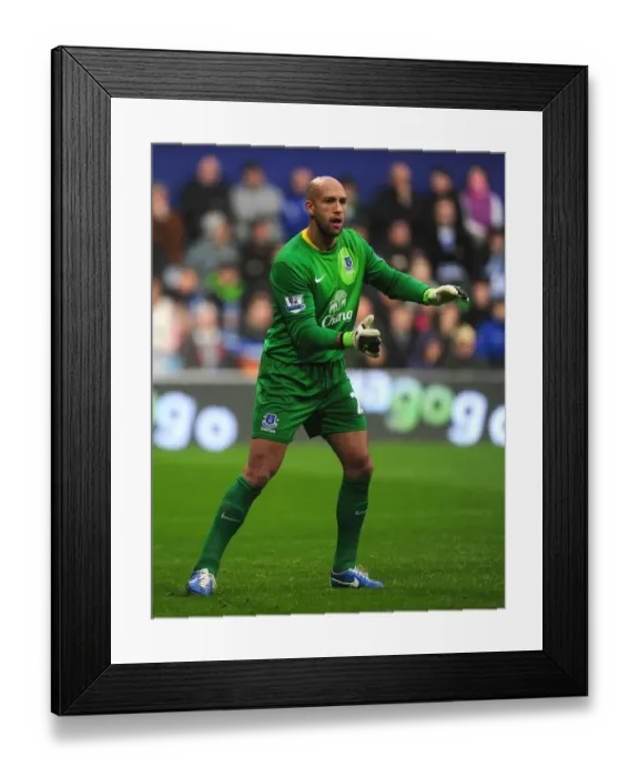 Framed Print : Tim Howard in Action: Everton vs. Queens Park Rangers, 21-10-2012 (1-1 Draw)