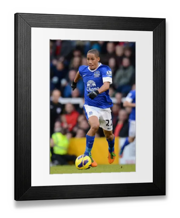 Framed Print : Steven Pienaar's Brilliant Performance: A Thrilling 2-2 Draw Between Fulham and Everton (November 3, 2012)