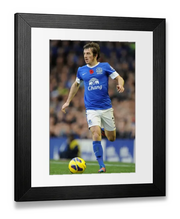 Framed Print : Everton's Triumph: Leighton Baines in Action vs. Sunderland (10-11-2012, Goodison Park)