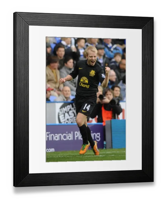 Framed Print : Barclays Premier League - Reading v Everton - Madjeski Stadium Framed Print : Barclays Premier League - Reading v Everton - Madjeski Stadium