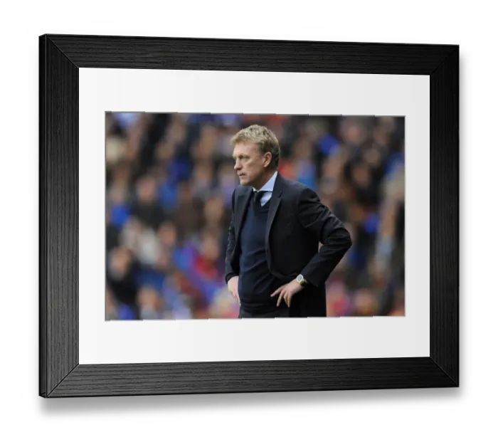 Framed Print : David Moyes Leads Everton to a 2-1 Victory over Reading in the Barclays Premier League at Madjeski Stadium (17-11-2012)