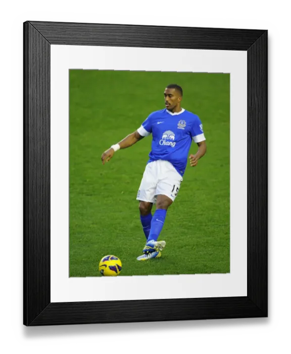 Framed Print : Distin at Goodison: Everton vs Norwich City - Draw in the Barclays Premier League (24-11-2012) Framed Print : Distin at Goodison: Everton vs Norwich City - Draw in the Barclays Premier League (24-11-2012)