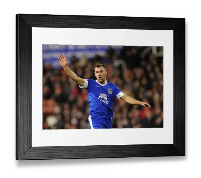 Framed Print : Determined Darron Gibson: Everton's Stalemate at Britannia Stadium vs. Stoke City (December 15, 2012, Barclays Premier League) Framed Print : Determined Darron Gibson: Everton's Stalemate at Britannia Stadium vs. Stoke City (December 15, 2012, Barclays Premier League)